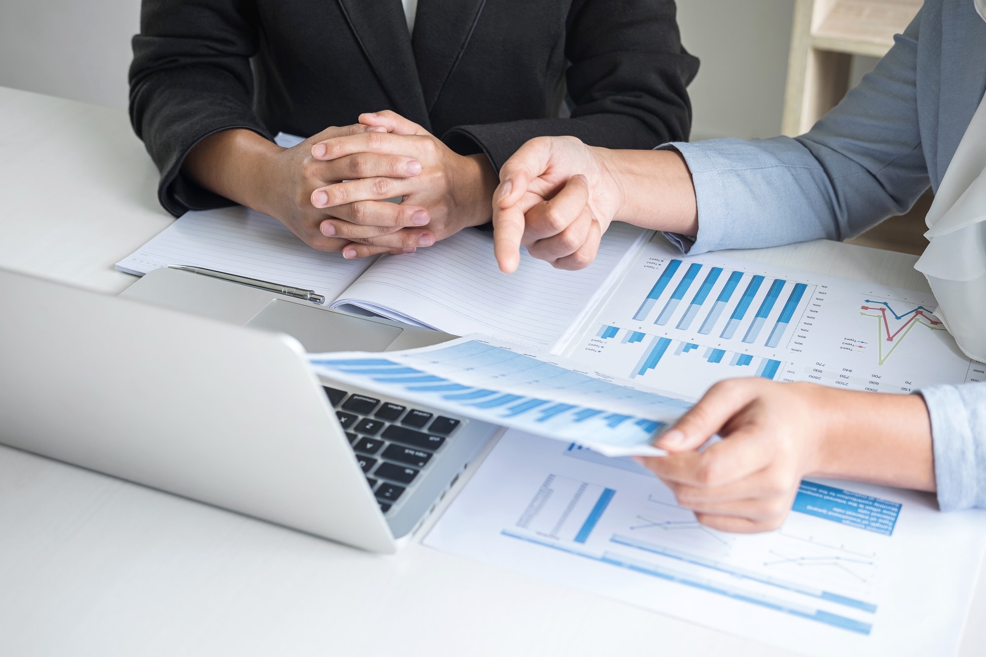 businesswoman-leader-team-conference-on-meeting-presentation-to-planning-investment-project-working.jpg businesswoman-leader-team-conference-on-meeting-presentation-to-planning-investment-project-working.jpg